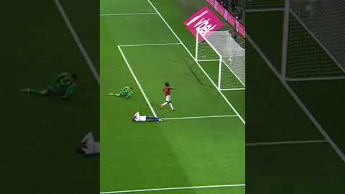 replay de Plat du pied, sécurité ? #Ligue1McDonalds #Ligue1 #footballedit #fail #trend