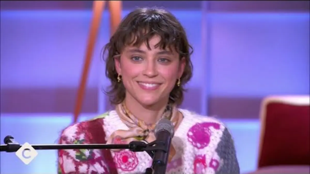 replay de Pomme - “_jun perseides” - C à vous - 25/03/2024