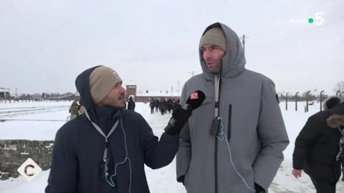 replay de Pour la mémoire, une délégation sportive à Auschwitz avant les JO - La Story - C à Vous - 15/01/2024
