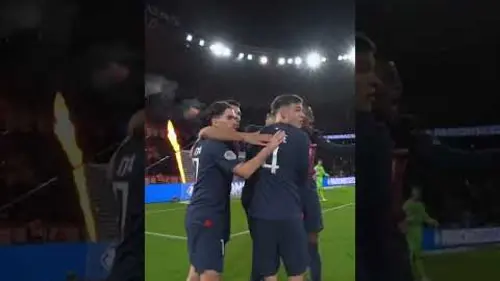 replay de POV : tu célèbres avec les joueurs du PSG !