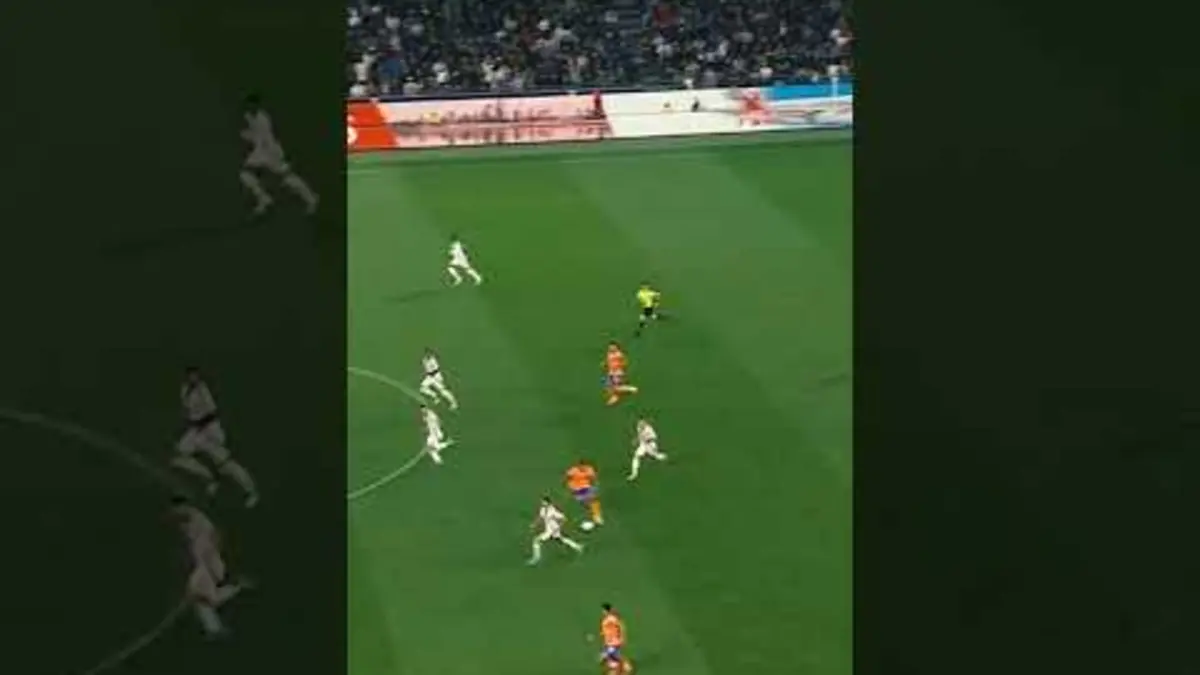 replay de Quand Mason Greenwood se prend pour Zidane ? #ligue1mcdonalds #football #ligue1 #soccer #greenwood