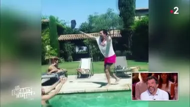 Quand Stéphane Plaza se la joue Dirty Dancing autour d'une piscine