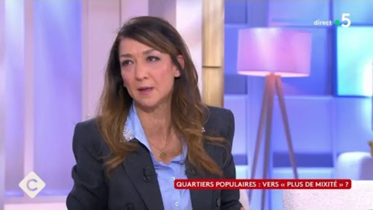 replay de Quartiers populaires : vers “plus de mixité” ? - Sabrina Agresti-Roubache - C à vous - 27/10/2023