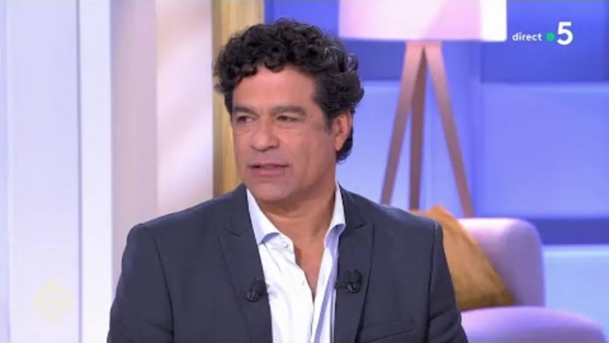 replay de Raí : le plus Parisien des Brésiliens - C à Vous - 14/11/2023
