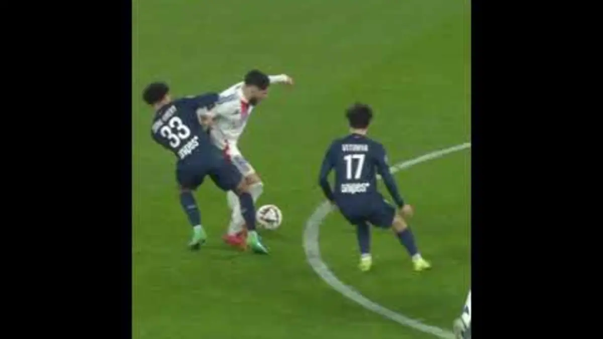 replay de Rayan Cherki est un génie ?? #football#Ligue1#Ligue1McDonalds#Cherki#Mikautadze#OL#assist#edit