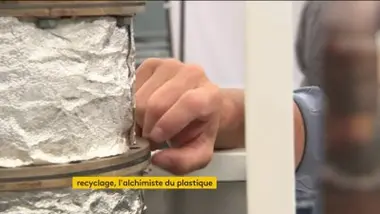 Recycler du plastique pour produire du carburant, c'est possible