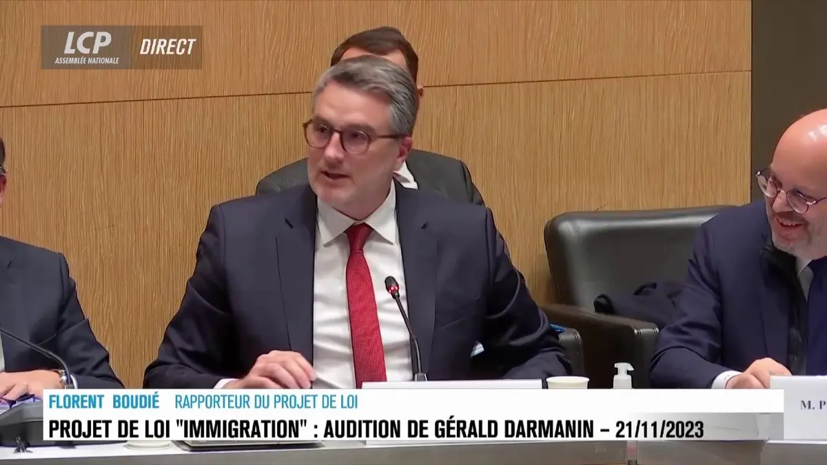 replay de Régularisation dans les métiers en tension : Florent Boudié (Renaissance) détaille la troisième voie envisagée par la majorité présidentielle