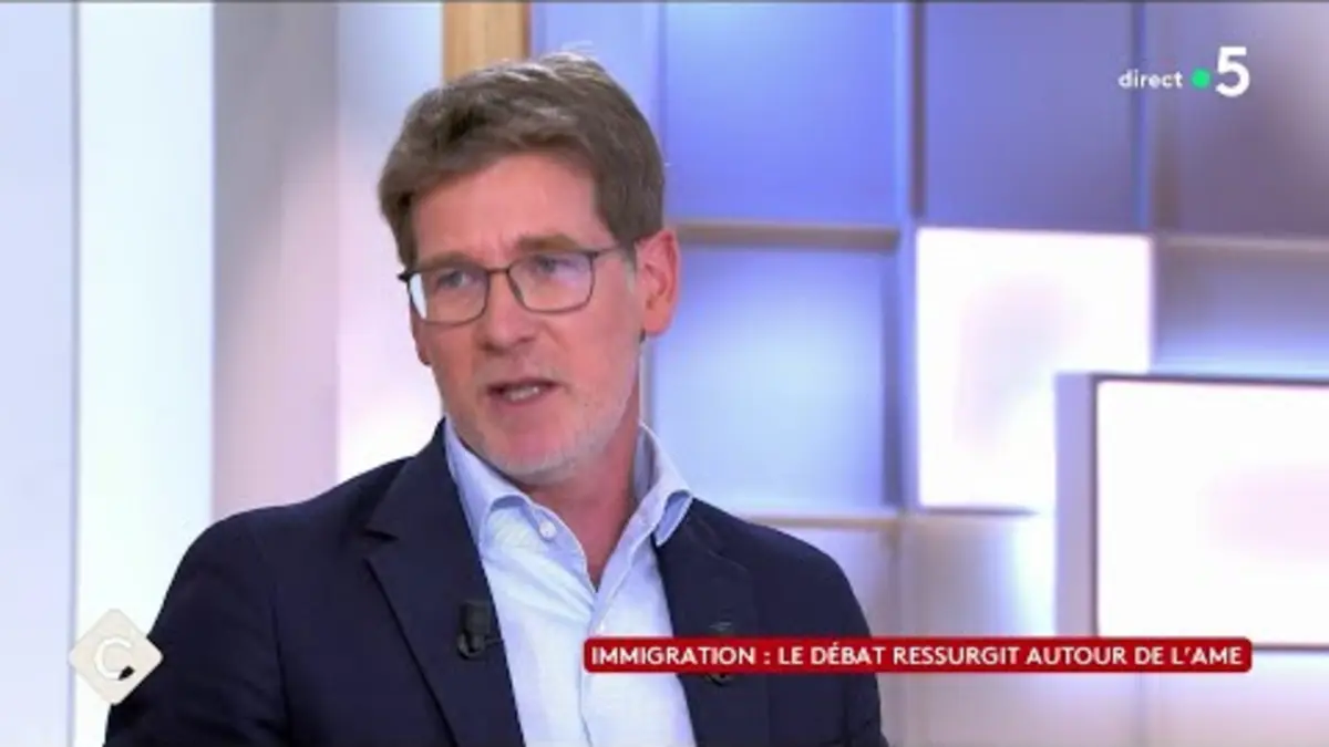 replay de Renaissance : Pascal Canfin quitte la direction du parti - C à Vous - 27/09/2024