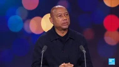 Rencontre avec Raoul Peck, cinéaste du réel, pour "2+2 = 5"