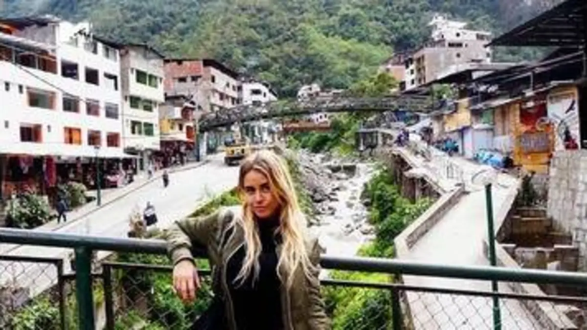 replay de Richissitudes S.1 E.01 "Episode en intégralité"