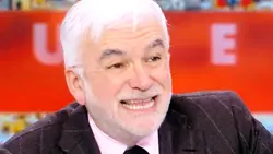 "S'ils pleurent pendant la Marseillaise, peu importe d'où viennent les Français" (Pascal Praud)