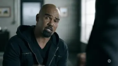 S.W.A.T. - S07 E12 - Sous le feu des projecteurs