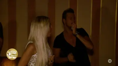 S6 E24 - Les ch'tis dans la Jet Set