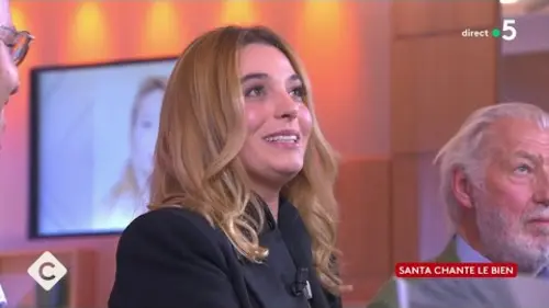 replay de Santa chante le bien - C à Vous - 01/11/2023