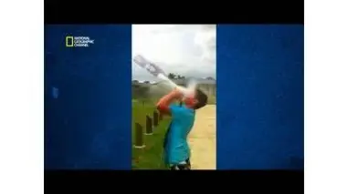 Science of stupid - Hilarant ! Comment faire une fusée avec une bouteille ?