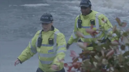 Déluge mortel S01E01 Sous les eaux