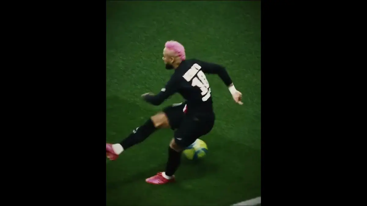 Spinning like Neymar prime🕺🏻🇧🇷 #football #ligue1…