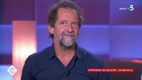 replay de Stéphane De Groodt, en boucle - C à Vous - 06/09/2023