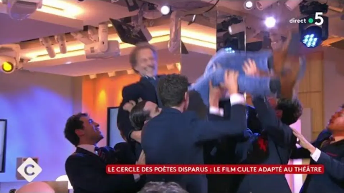 replay de Stéphane Freiss reprend le rôle de Robin Williams - C à vous - 19/02/2024