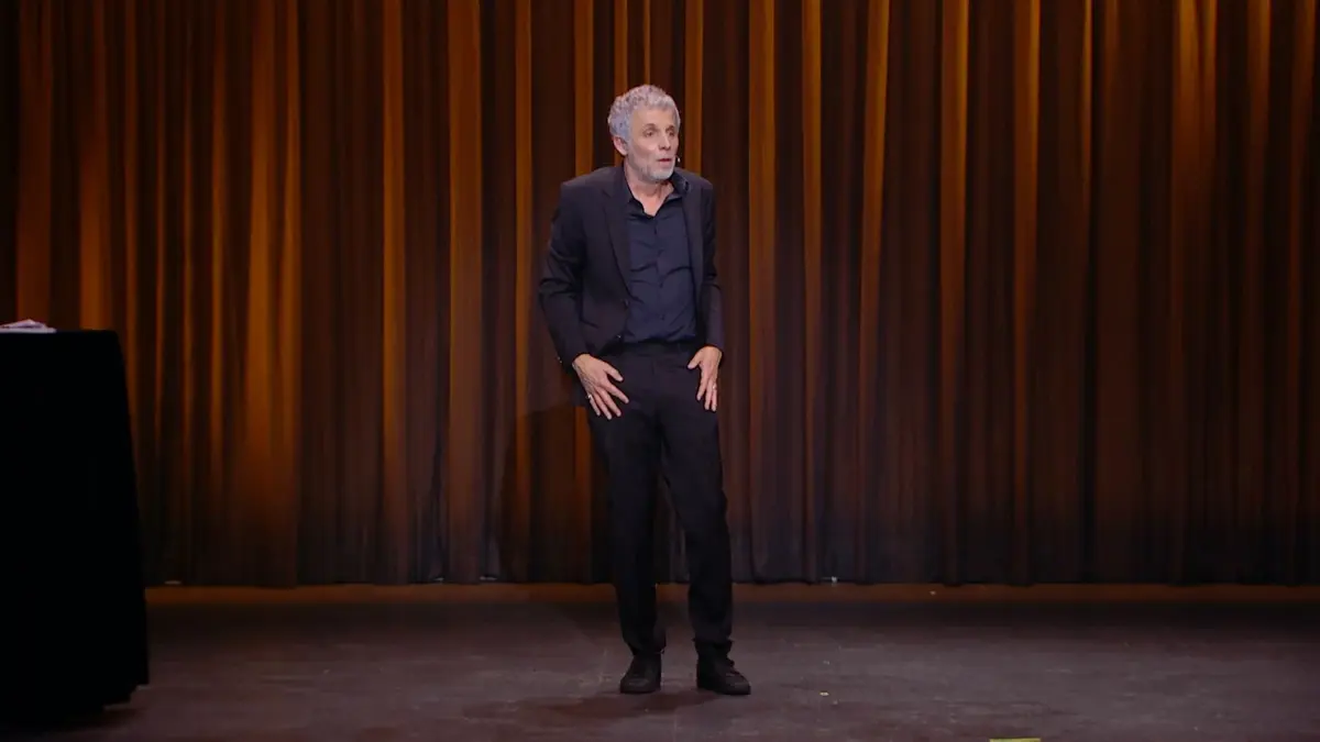 Stéphane Guillon sur scène à la Cigale : Stéphane…