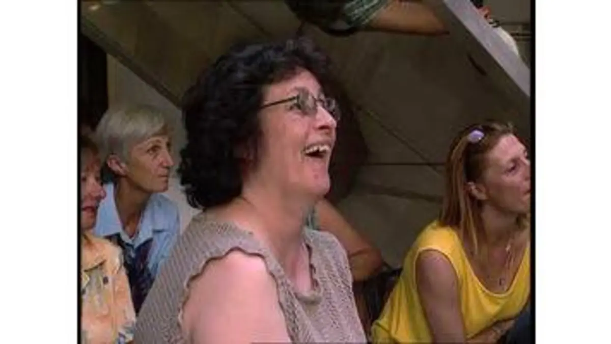 replay de STRIP TEASE - Comme un poisson dans l'eau