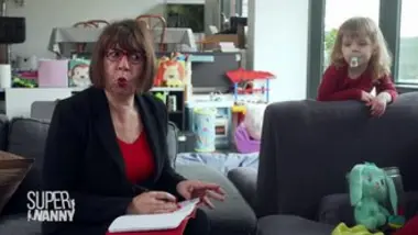 Super Nanny - Des jumeaux et enceinte du 3ème : pas de panique Super Nanny arrive !