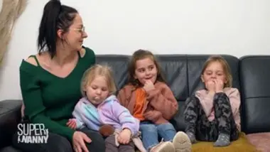 Super Nanny - Maman solo avec 3 enfants : Super Nanny est là !