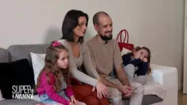 Super Nanny - Super Nanny au Portugal , aidez-moi à être moins laxiste avec mes 3 filles