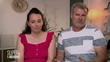 Super Nanny - Super Nanny vient en aide à une famille de champions de patinage 