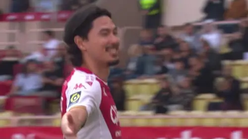 replay de Takumi Minamino tout en facilité !