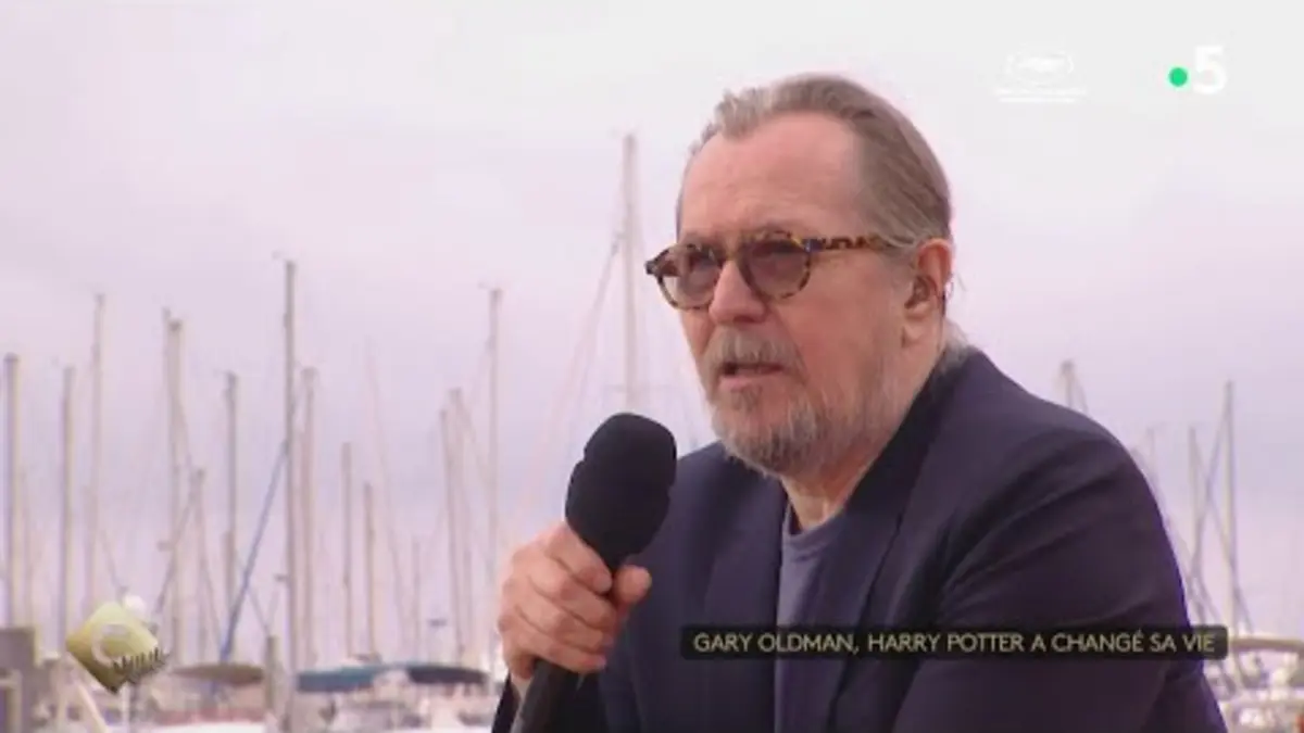 replay de Tapis rouge pour Gary Oldman - C à Vous - 21/05/2024