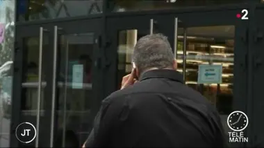 Téléphones portables : le port près du corps, attention danger
