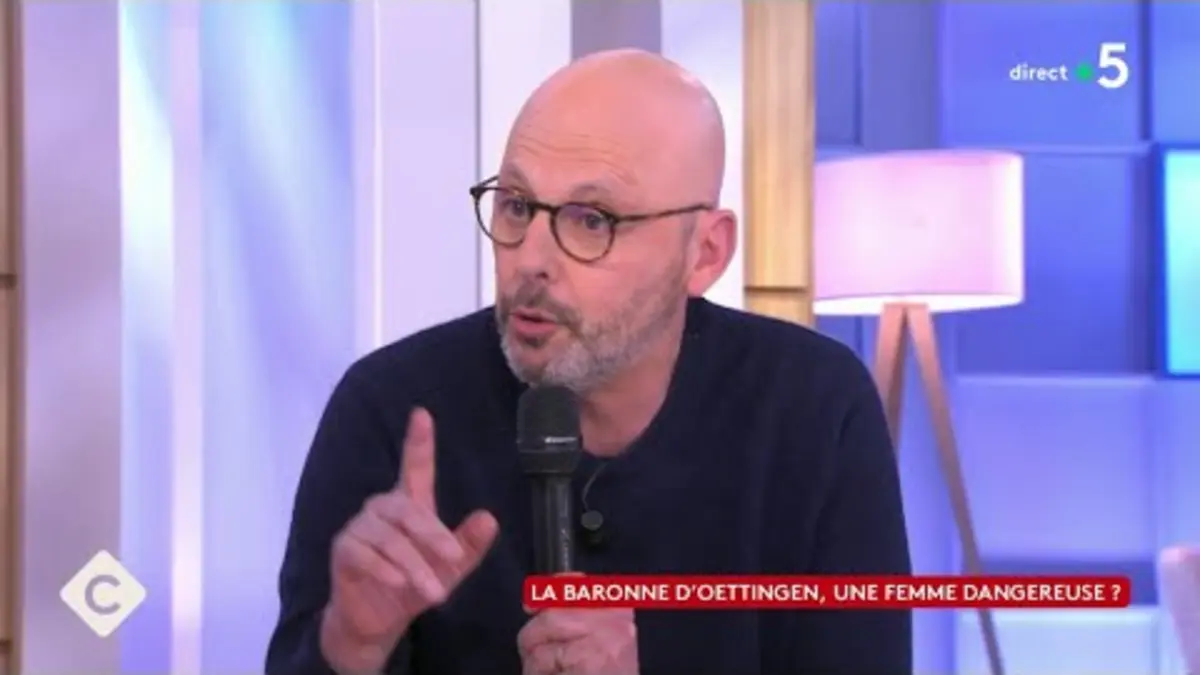 replay de Thomas Snégaroff, C Politique et mais pas que ! - C à Vous - 19/02/2024