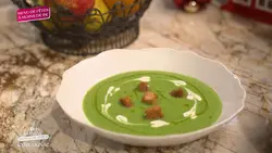 Tous en cuisine : Paëlla de fêtes et velouté vert marbré aux fanes