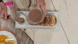 Tous en cuisine : Saucisson en brioche aux pistaches et crêpes Suzette