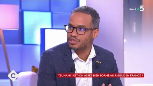 replay de Tsunami : un risque réel en Méditerranée ? - C à Vous - 19/01/2024