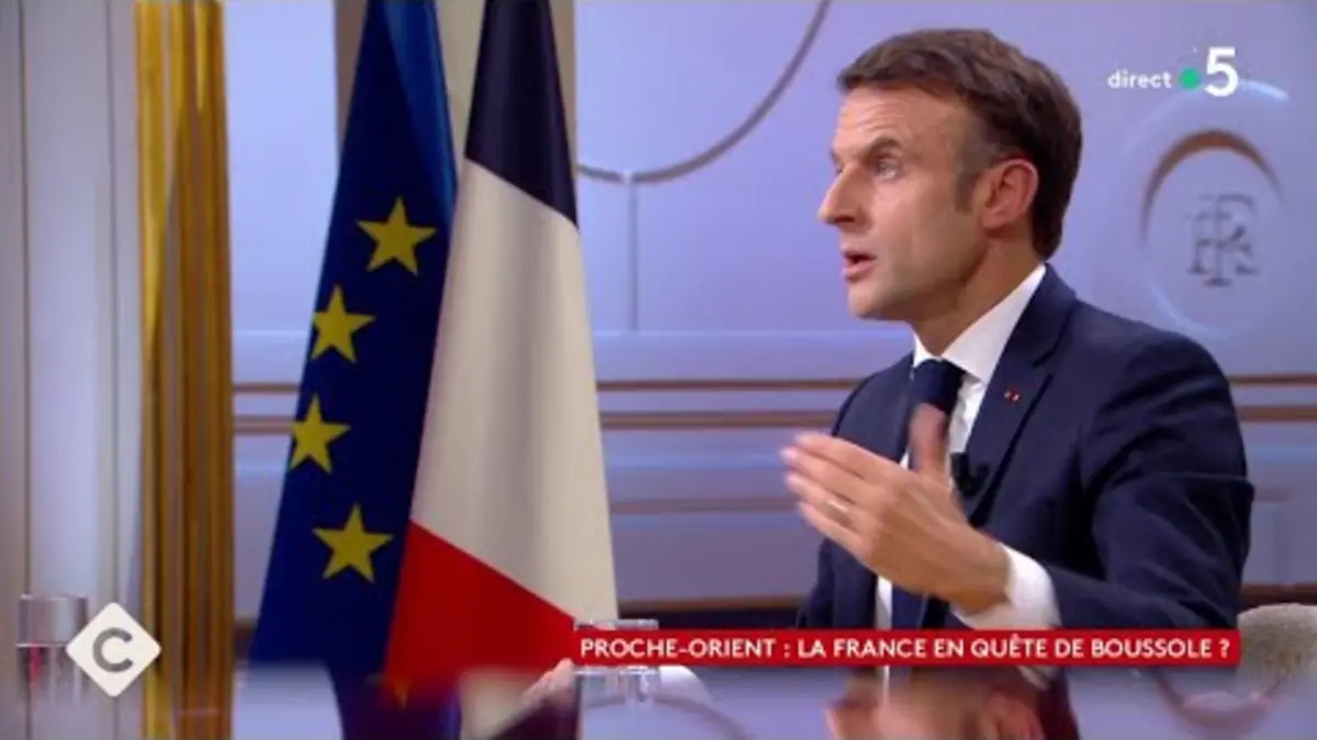 replay de Ukraine : la guerre oubliée ? - Emmanuel Macron - C à vous - 20/12/2023