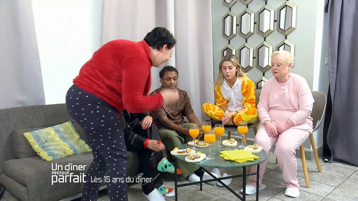 replay de Un dîner presque parfait : J4 : Les 15 ans du dîner