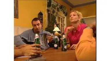 Un gars une fille - soirée entre copains
