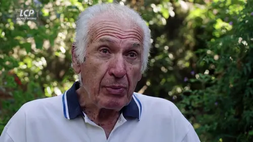 replay de Un hangar sur le port