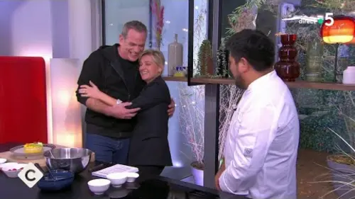 replay de Un invité surprise dans C à Vous ! - 27/11/2023