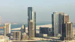 Un jour, un doc : Abu Dhabi : des Français au cœur de la folie des Émirats (2/2)