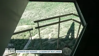 Un jour, un doc : Autoroute des vacances : la saison est déjà lancée