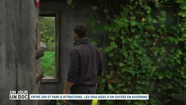 Un jour, un doc : Entre zoo et parc d'attractions: les coulisses d'un succès en Auvergne