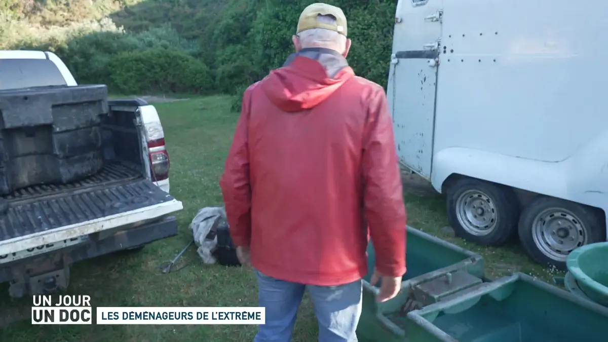 Un jour, un doc : Les déménageurs de l'extrême