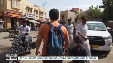 Un jour, un doc : Les plus longues vacances de leur vie : aventures extraordinaires en famille ! (1/2)