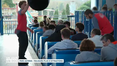 Un jour, un doc : Parc Astérix : toujours plus d'attractions