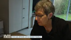 Un jour, un doc : Vivre sans dépenser, est-ce vraiment possible ?