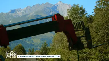 Un jour, un doc week-end : Ils construisent la maison de leurs rêves ! /Construire sa maison en famille