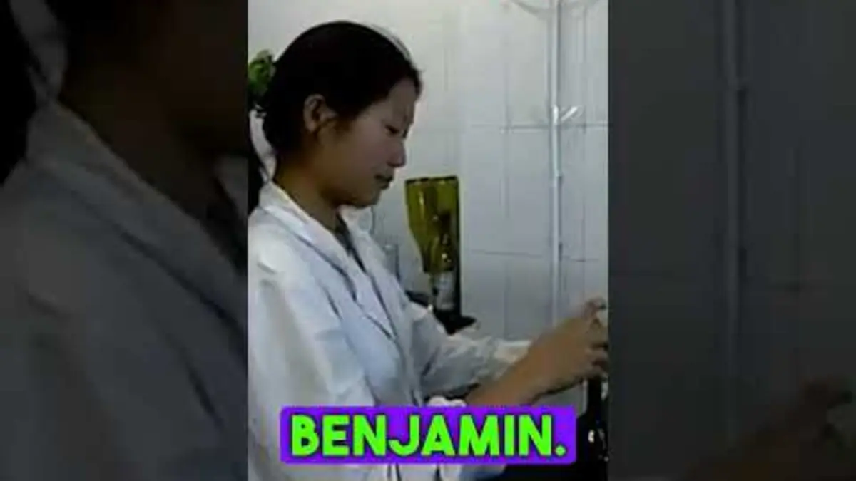 replay de Un moment gênant ? - Extrait À la poursuite de Madame Li P1